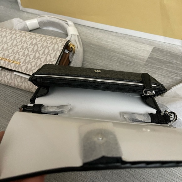 Phone sling wallet - Picture 3 of 3